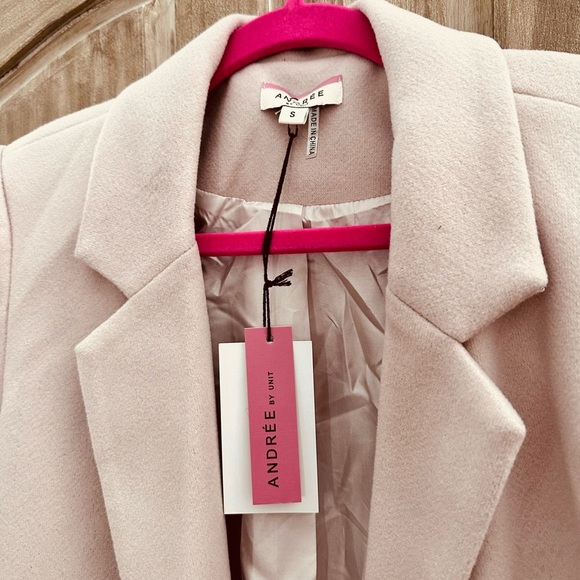 Classy Beige Coat Andree by Unit NWT - Picture 13 of 13